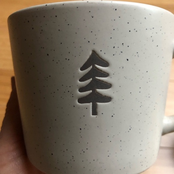 Tim Horton’s 2021 and 2022 Limited Edition Christmas Holiday Mugs - Picture 6 of 11